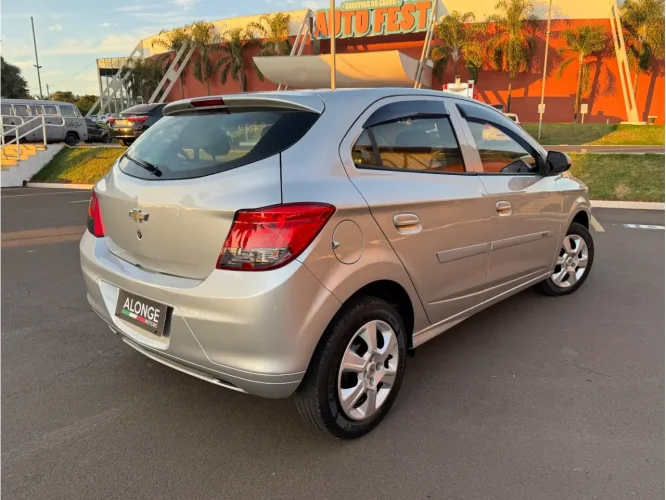 CHEVROLET Onix Hatch 1.0 4P FLEX LS, Foto 4