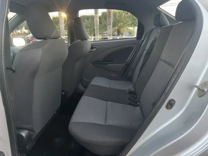 TOYOTA Etios Sedan 1.5 16V 4P FLEX XLS, Foto 2