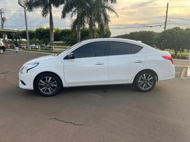 NISSAN Versa Sedan 1.6 16V 4P UNIQUE FLEX XTRONIC AUTOM�TICO CVT, Foto 5