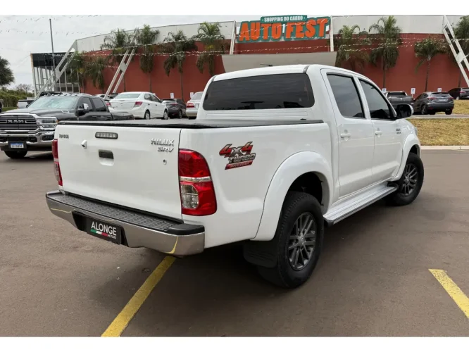 TOYOTA Hilux Caminhonete 3.0 4P 4X4 SRV TURBO DIESEL TOP CABINE DUPLA AUTOMTICO, Foto 4
