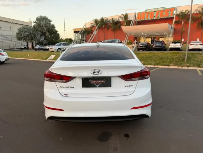 HYUNDAI Elantra 2.0 16V 4P FLEX GLS AUTOM�TICO, Foto 6