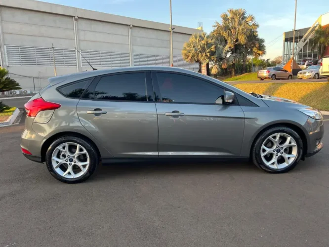 FORD Focus Hatch 2.0 16V 4P FLEX SE PLUS POWERSHIFT AUTOMTICO, Foto 6