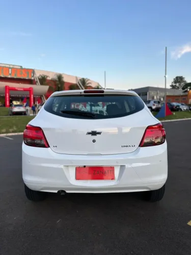 CHEVROLET Onix Hatch 1.4 4P FLEX LT, Foto 3