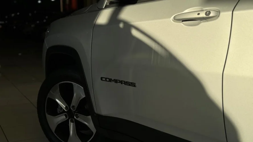 JEEP Compass 2.0 16V 4P LONGITUDE TURBO DIESEL 4X4 AUTOM�TICO, Foto 4