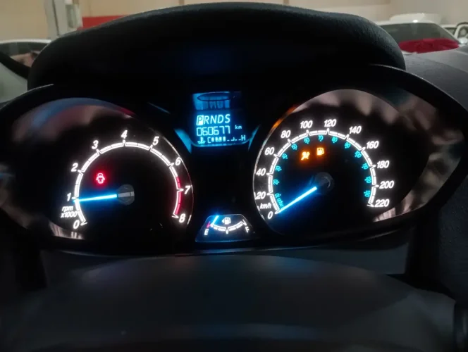 FORD Fiesta Sedan 1.6 16V 4P FLEX SE FLEX POWERSHIFT AUTOM�TICO, Foto 9