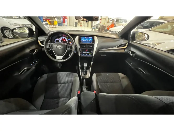 TOYOTA Yaris Hatch 1.5 16V 4P FLEX XL MULTIDRIVE AUTOM�TICO CVT, Foto 9