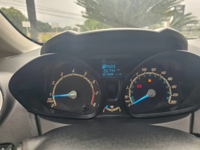 FORD Fiesta Hatch 1.6 4P SE PLUS FLEX AUTOM�TICO, Foto 9