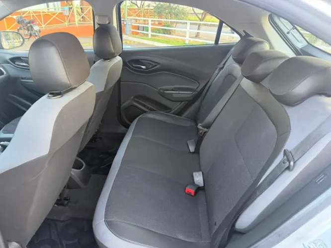 CHEVROLET Onix Hatch 1.4 4P FLEX ACTIV AUTOM�TICO, Foto 8