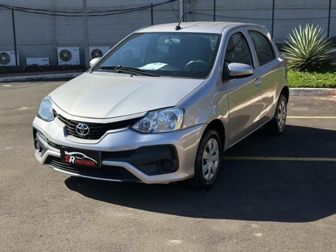 TOYOTA Etios Hatch 1.3 16V 4P FLEX X AUTOM�TICO, Foto 1