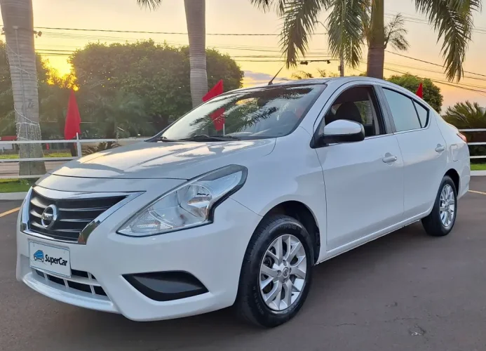 NISSAN Versa Sedan 1.6 16V 4P FLEX SV, Foto 1