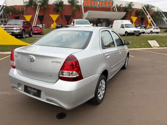 TOYOTA Etios Sedan 1.5 16V 4P FLEX X AUTOM�TICO, Foto 2
