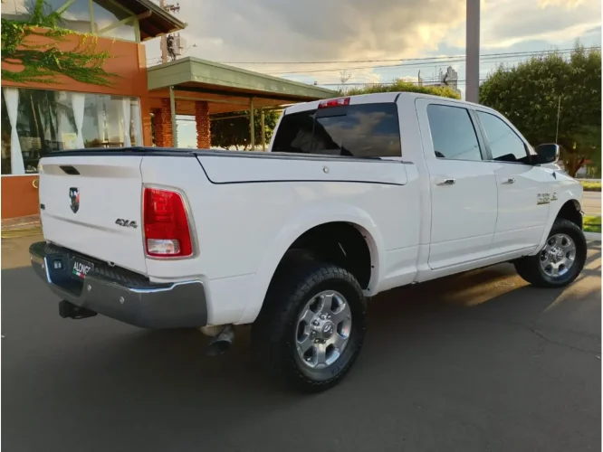 RAM 2500 6.7 I6 24V SLT CABINE DUPLA TURBO DIESEL LARAMIE 4X4 AUTOM�TICO, Foto 5