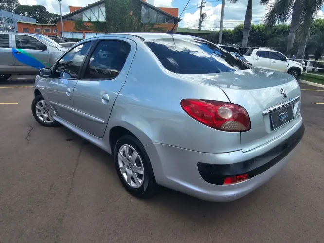 PEUGEOT 207 Sedan 1.4 4P PASSION XR FLEX, Foto 4