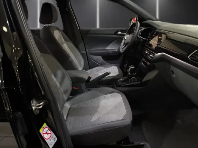 VOLKSWAGEN T-Cross 1.0 4P 200 TSI FLEX COMFORTLINE AUTOM�TICO, Foto 9