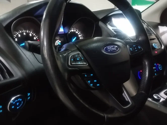 FORD Focus Hatch 2.0 16V 4P FLEX SE PLUS POWERSHIFT AUTOMTICO, Foto 9