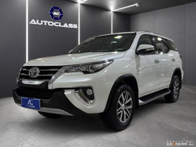 TOYOTA Hilux SW4 2.8 4P SRX 4X4 TURBO DIESEL AUTOM�TICO, Foto 1