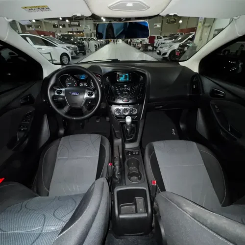 FORD Focus Hatch 1.6 16V 4P SE PLUS FLEX, Foto 4