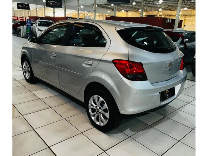 CHEVROLET Onix Hatch 1.4 4P FLEX LT AUTOMTICO, Foto 5