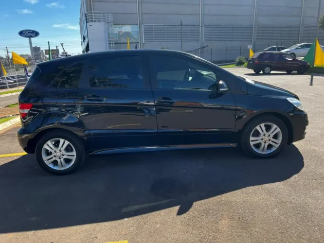 MERCEDES-BENZ B 180 1.7 4P FAMILY PLUS AUTOM�TICO, Foto 4