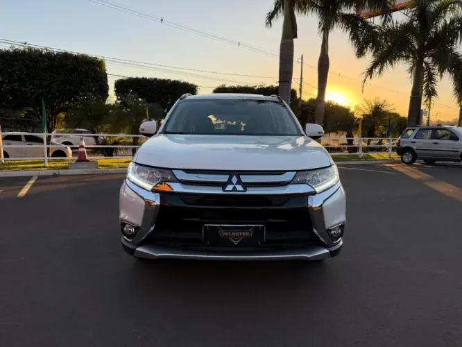 MITSUBISHI Outlander 2.0 16V 4P AUTOM�TICO, Foto 2