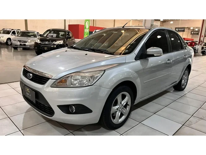 FORD Focus Sedan 2.0 16V 4P, Foto 2