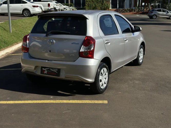TOYOTA Etios Hatch 1.3 16V 4P FLEX X AUTOM�TICO, Foto 8
