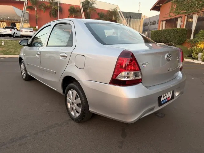 TOYOTA Etios Sedan 1.5 16V 4P FLEX XS AUTOM�TICO, Foto 10