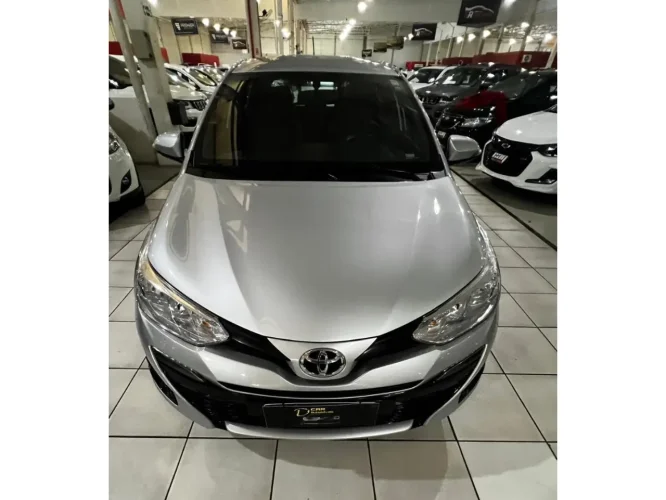 TOYOTA Yaris Hatch 1.5 16V 4P FLEX XL MULTIDRIVE AUTOM�TICO CVT, Foto 4