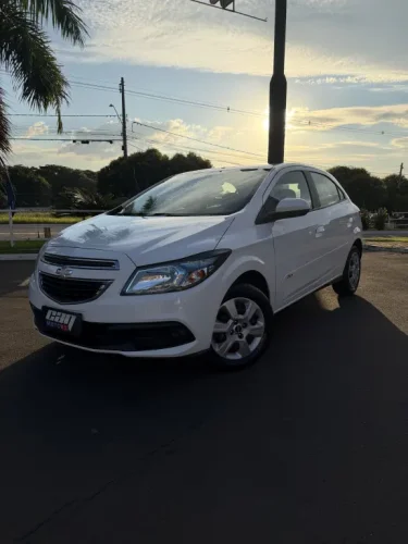 CHEVROLET Onix Hatch 1.4 4P FLEX LT, Foto 4