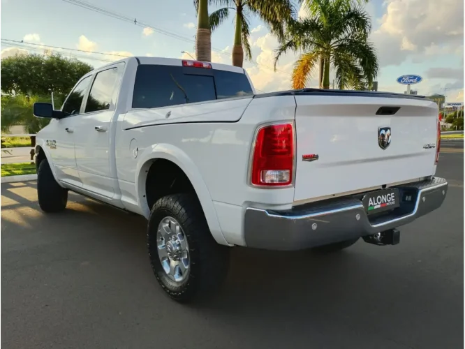 RAM 2500 6.7 I6 24V SLT CABINE DUPLA TURBO DIESEL LARAMIE 4X4 AUTOM�TICO, Foto 4