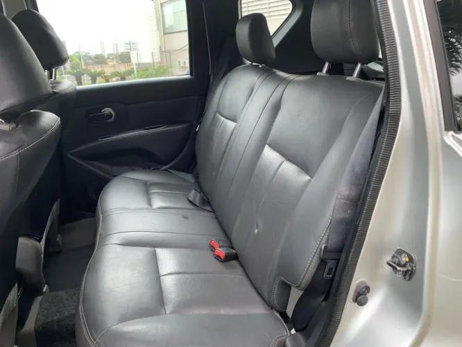 NISSAN Livina 1.6 16V 4P FLEX, Foto 2