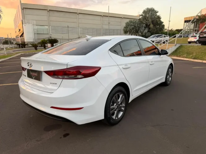 HYUNDAI Elantra 2.0 16V 4P FLEX GLS AUTOM�TICO, Foto 8