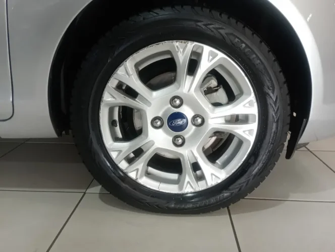 FORD Fiesta Sedan 1.6 16V 4P FLEX SE FLEX POWERSHIFT AUTOM�TICO, Foto 4