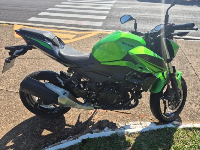 KAWASAKI Z 400 ABS, Foto 3
