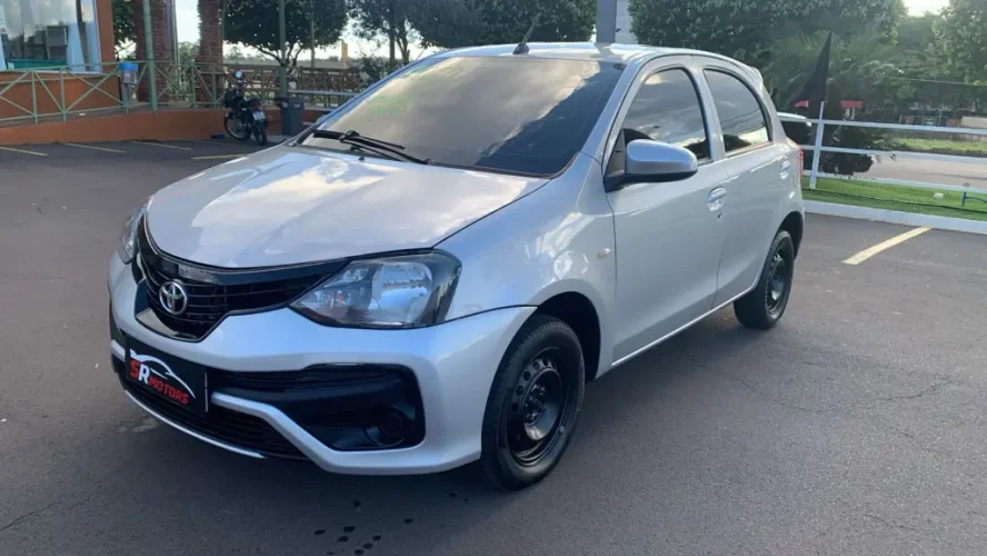 TOYOTA Etios Hatch 1.3 16V 4P FLEX, Foto 1