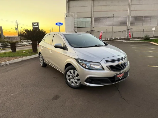 CHEVROLET Onix Hatch 1.4 4P FLEX LT, Foto 1