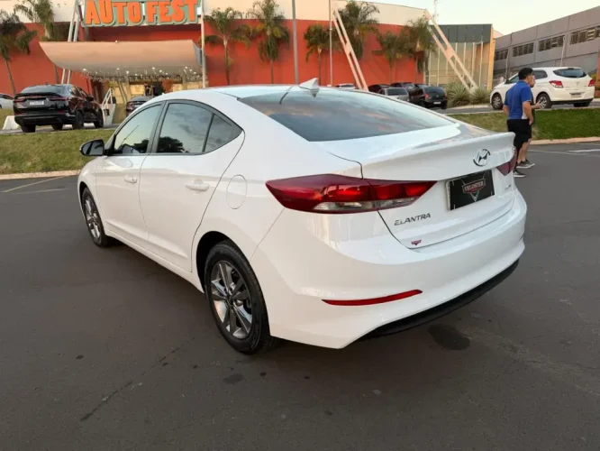 HYUNDAI Elantra 2.0 16V 4P FLEX GLS AUTOM�TICO, Foto 7
