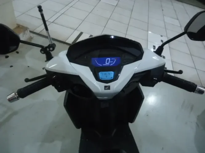 HONDA Elite 125, Foto 3