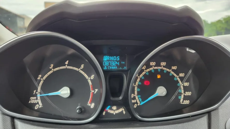 FORD Fiesta Hatch 1.6 16V 4P FLEX TITANIUM PLUS POWERSHIFT AUTOMTICO, Foto 5