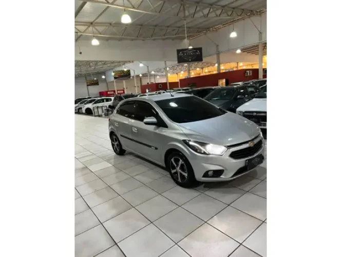 CHEVROLET Onix Hatch 1.4 4P FLEX LTZ, Foto 2