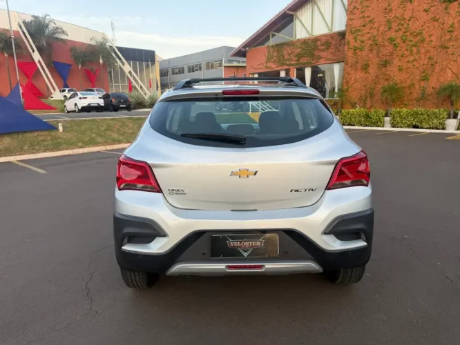 CHEVROLET Onix Hatch 1.4 4P FLEX ACTIV AUTOM�TICO, Foto 6