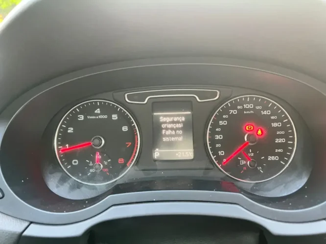 AUDI Q3 2.0 4P TFSI AMBIENTE QUATTRO S-TRONIC AUTOM�TICO, Foto 9