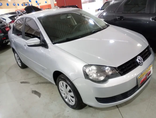 VOLKSWAGEN Polo Sedan 1.6 4P COMFORTLINE FLEX, Foto 1