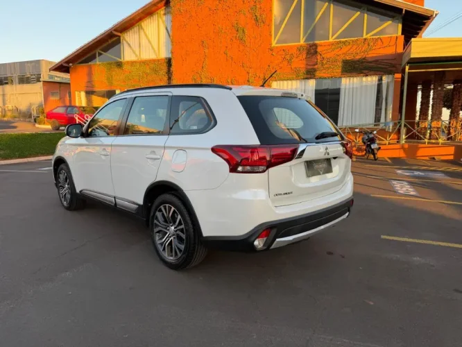 MITSUBISHI Outlander 2.0 16V 4P AUTOM�TICO, Foto 6