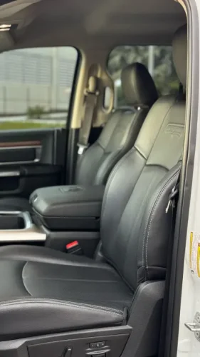 RAM 1500 5.7 V8 CLASSIC LARAMIE CABINE DUPLA 4X4 AUTOMTICO, Foto 27