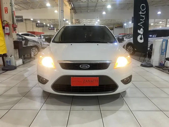 FORD Focus Hatch 2.0 16V 4P GLX FLEX, Foto 2