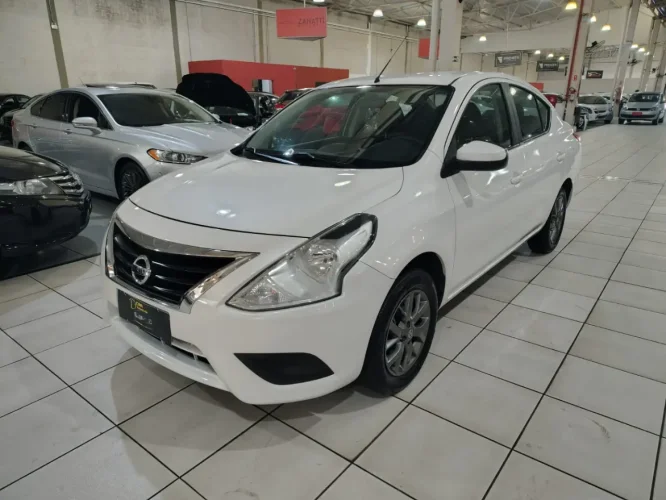 NISSAN Versa Sedan 1.6 16V 4P FLEX SV, Foto 2