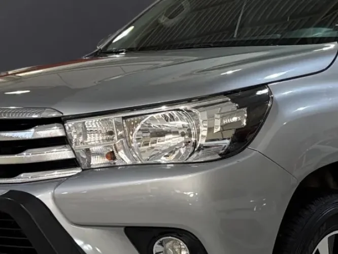 TOYOTA Hilux Caminhonete 2.7 16V 4P SRV FLEX CABINE DUPLA AUTOM�TICO, Foto 2