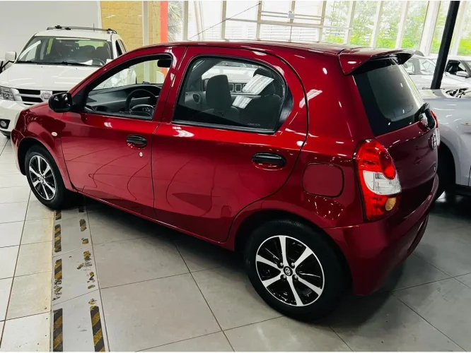 TOYOTA Etios Hatch 1.3 16V 4P FLEX X, Foto 4
