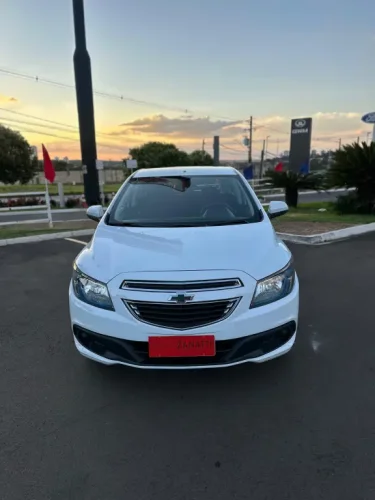 CHEVROLET Onix Hatch 1.4 4P FLEX LT, Foto 6